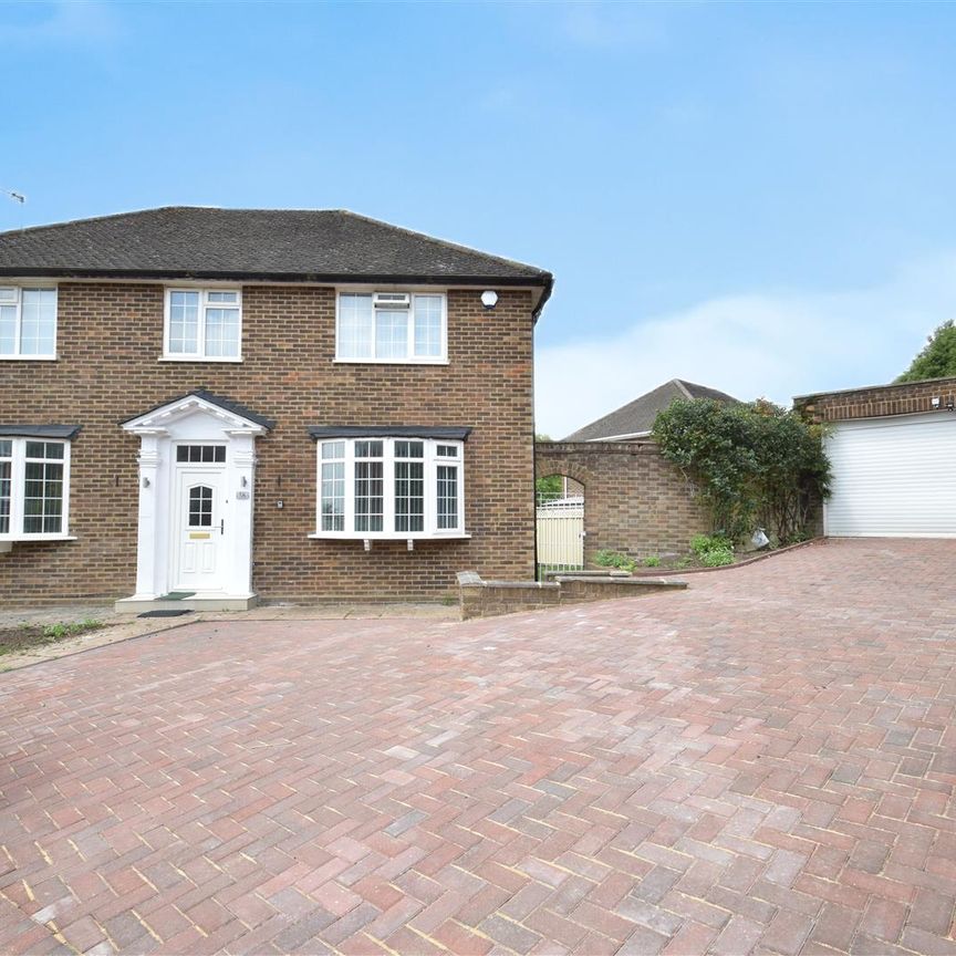 Ravenswood Park, Northwood, HA6 - Photo 1