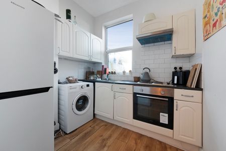 1 Bed Flat, High Street, N8 - Photo 3