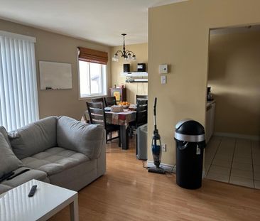 LONGUEUIL, beau 4 1/2 style condo a louer près tous les services - Photo 3