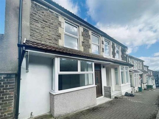 St. Michaels Avenue, Pontypridd, CF37 - Photo 1