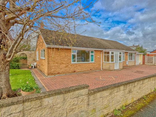 3 BEDROOM Bungalow - Detached - Photo 1