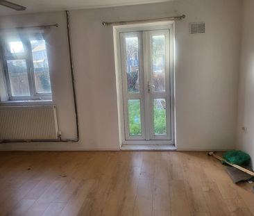 3 Bed Terraced House, Denmark Street, E13 - Photo 1
