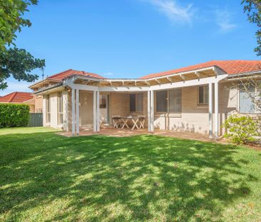 Beautifully Updated Three-Bedroom Home in a Prime Location! - Photo 3