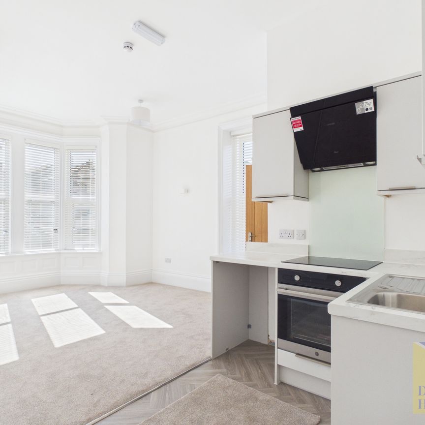 The Manse, Berry Lane - Photo 1
