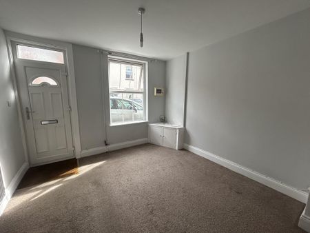 2 bedroom terraced house to rent - Photo 2