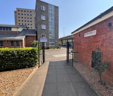 Studio to rent - Photo 2