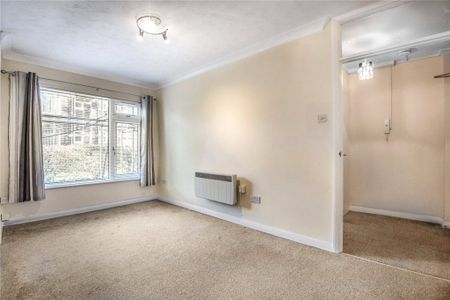 1 Bedroom - Claylands Road, Bishops Waltham - Photo 3