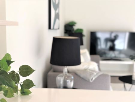 Modern Urban Living in Mirvac's Finery - Sunlit 2-Bedroom Apartment - Photo 5