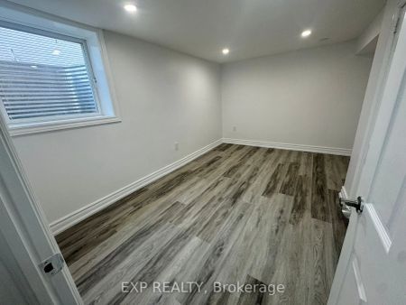 97 Central Park Boulevard N #Lower, - Photo 3