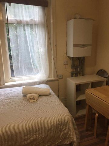 1 bedroom flat to rent - Photo 2
