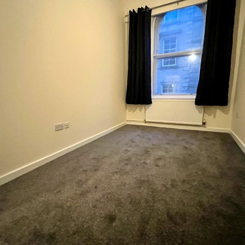 Bond Street - Photo 1