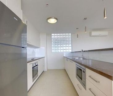 Modern Inner-City Living with Stunning Views at The Dalgety - Photo 5