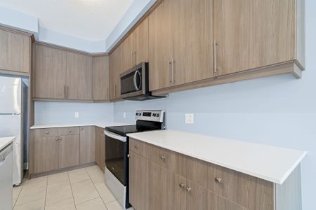 For Lease - 673 Chelton Road, London South, Ontario - Photo 2