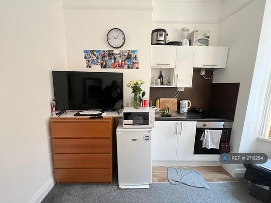 Studio to rent - Photo 1