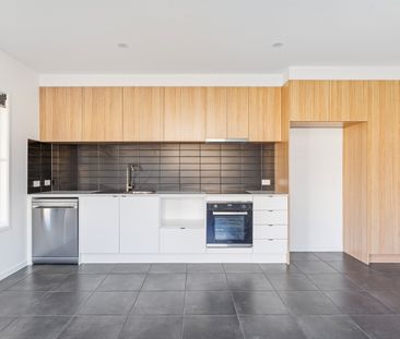 NEWLY BUILT DUPLEX IN WONDUNNA - Photo 3