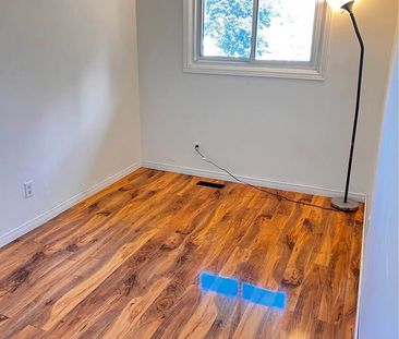 For Lease - 700 Paisley Road Unit# 24, Guelph, Ontario - Photo 3