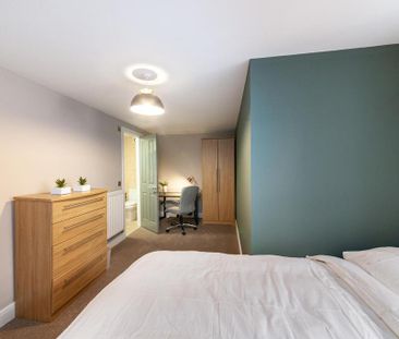 6 bedroom flat to rent - Photo 4