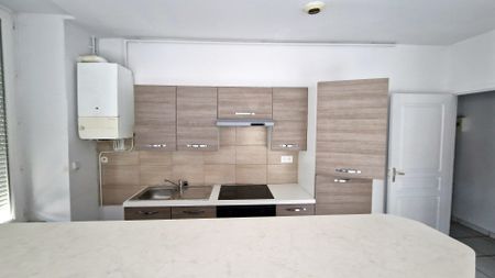 Location Appartement 2 pièces 46m² ST ETIENNE 42000 - Photo 2