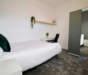 6 bedroom terraced house to rent - Photo 3