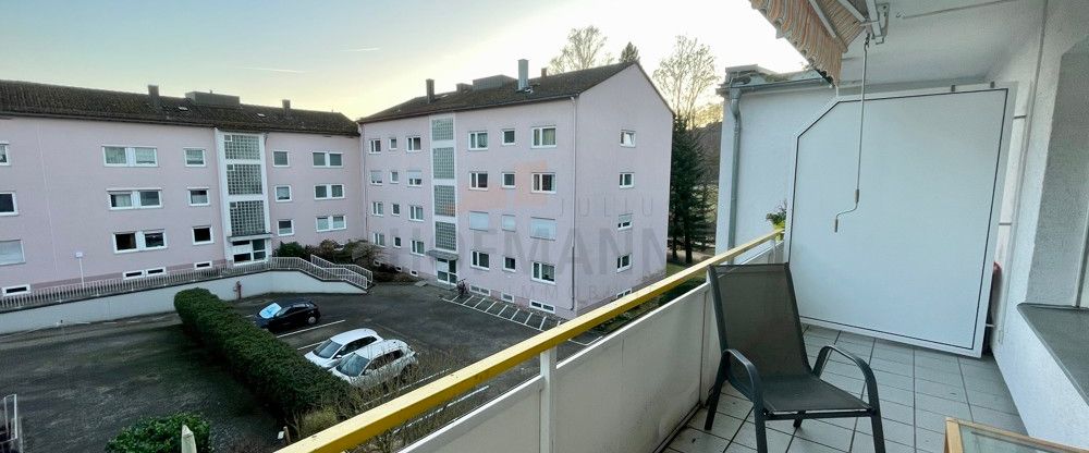 3 Zimmer Wohnung am Kurpark, 2.OG mit Süd-Balkon, Einbauküche, kein Lift. - Photo 1