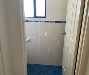 The Entrance North - Photo 5