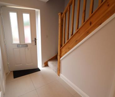 3 bedroom terraced house to rent - Photo 2