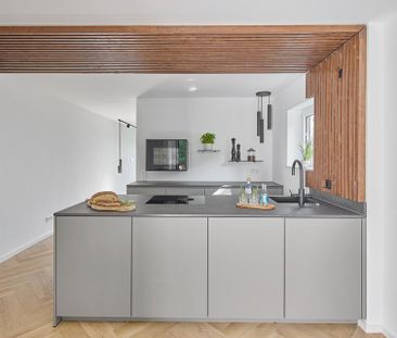 LUXUS MIT WEITBLICK - TEILMÖBLIERTE (VB) 3,0 ZIMMER WOHNUNG IN HALB... - Photo 5