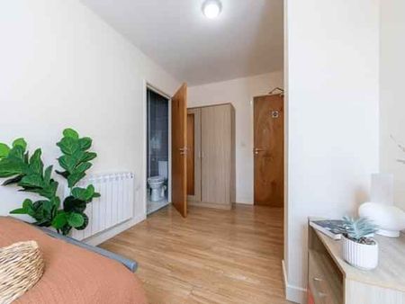 Silver Ensuite - Photo 5