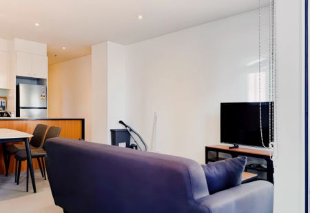 Second Bedroom - Photo 2