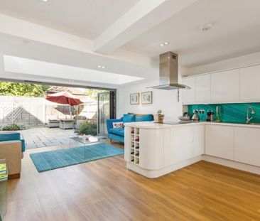 4 bedroom semi-detached house to rent - Photo 1