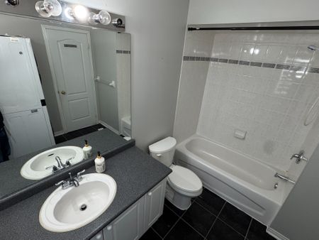 For Lease - 36 Foothill Street Unit# Main, Whitby, Ontario - Photo 3