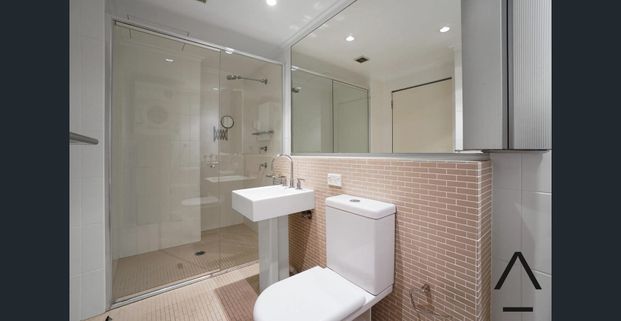 Loft Style Modern Apartment - Photo 1