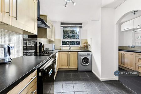 3 bedroom flat to rent - Photo 5