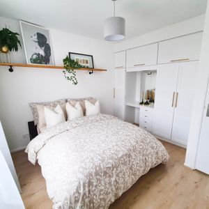 1 Bed Flat, The Drive, IG1 - Photo 2