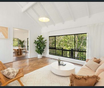 Burleigh Living at its Best! - Photo 1