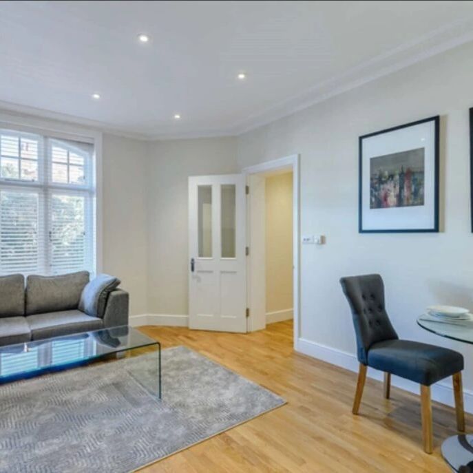 ONE BEDROOM FLAT HAMMERSMITH - Photo 1