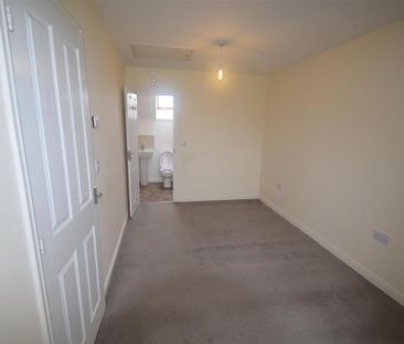 3 bedroom terraced house to rent - Photo 3