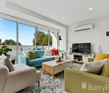 SPACIOUS LIFESTYLE APARTMENT RIGHT ON THE PARK - Photo 1
