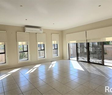 2/177 Copernicus Way, Keilor Downs, VIC 3038 - Photo 4