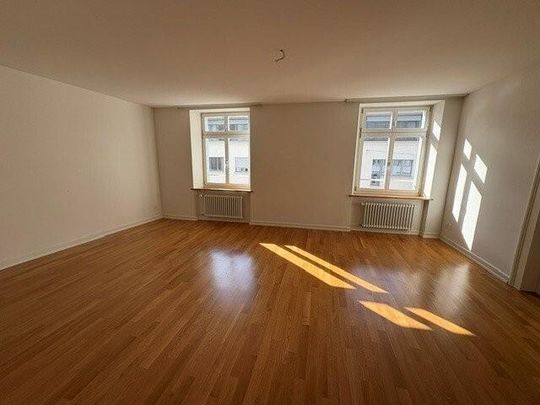 Helle 4-Zimmerwohnung im 2. OG mit Balkon - Photo 1