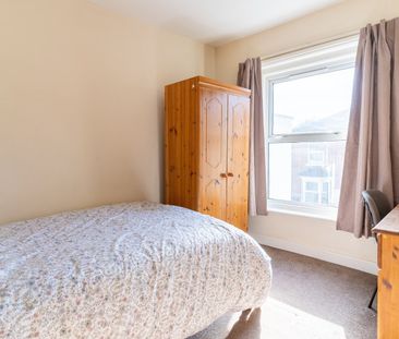 5 Bed Terraced House, Berkeley Road, SO15 - Photo 3