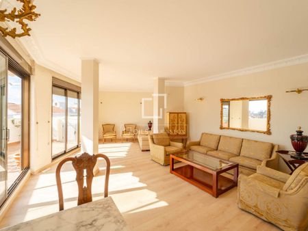 Valencia, Valencian Community 46008 - Photo 3