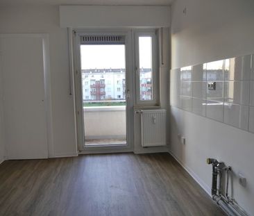 ﻿Schöne 2-Zimmer-Wohnung mit Tageslichtbad und Balkon im Limes-Quar... - Photo 1
