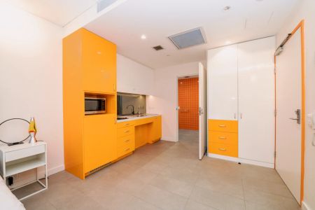 Studio Apartment in Surry Hills, Sydney - Photo 3