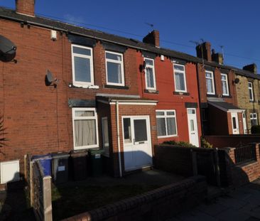 3 bed Terraced - To Let - Photo 5