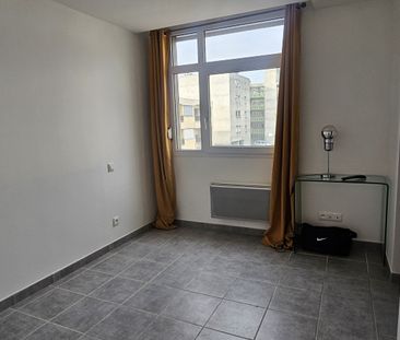 APPARTEMENT 2 PIÈCES AVEC PARKING – NÎMES (ROUTE DE SAUVE) - Photo 4
