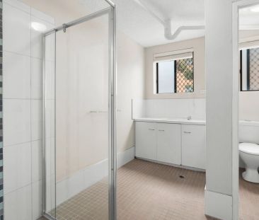 Bright One Bedroom Unit in Prime Queanbeyan Location - Photo 6