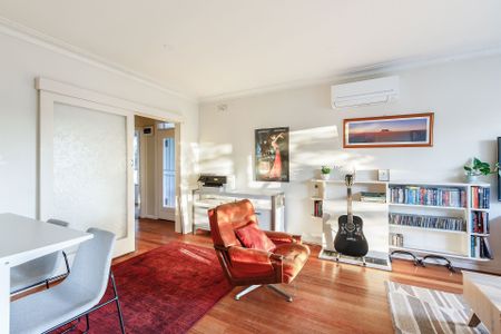 Perfectly Positioned, Light-Filled Home in the Heart of Canterbury - Photo 3