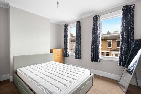 Tennyson Road, E15 - Photo 3