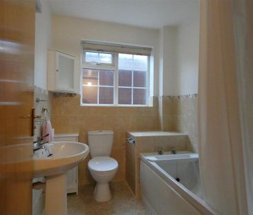 3 bedroom bungalow to rent - Photo 1